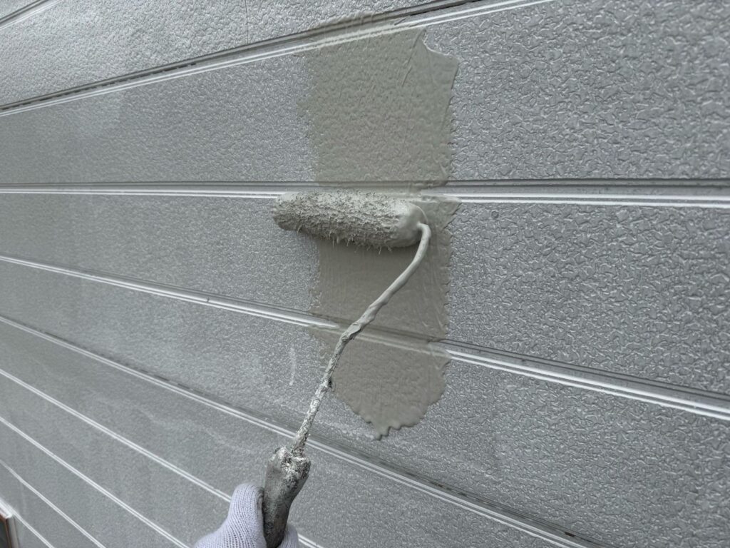 外壁　中塗り手元