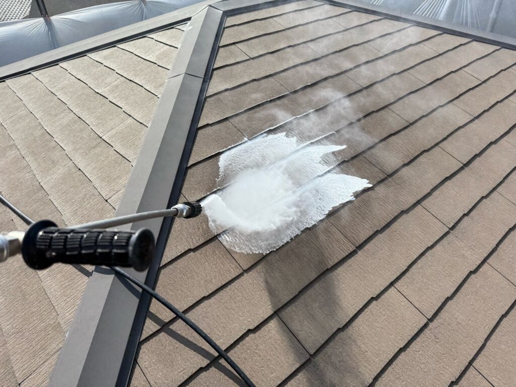 屋根　バイオ洗浄液塗布