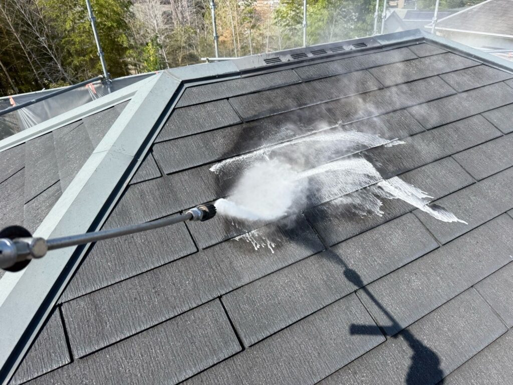 屋根　バイオ洗浄液塗布