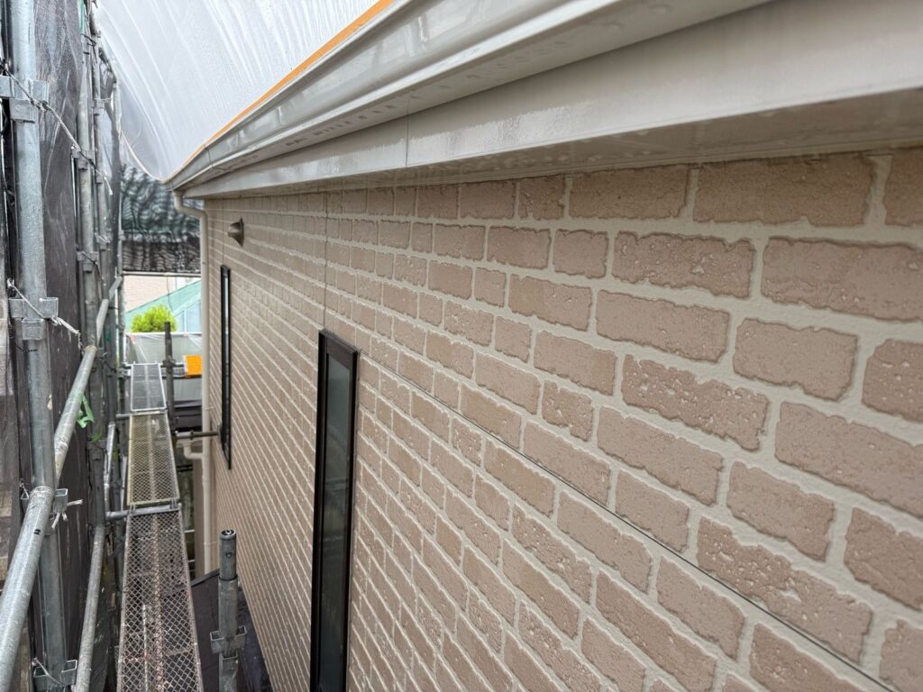 外壁　高圧洗浄途中