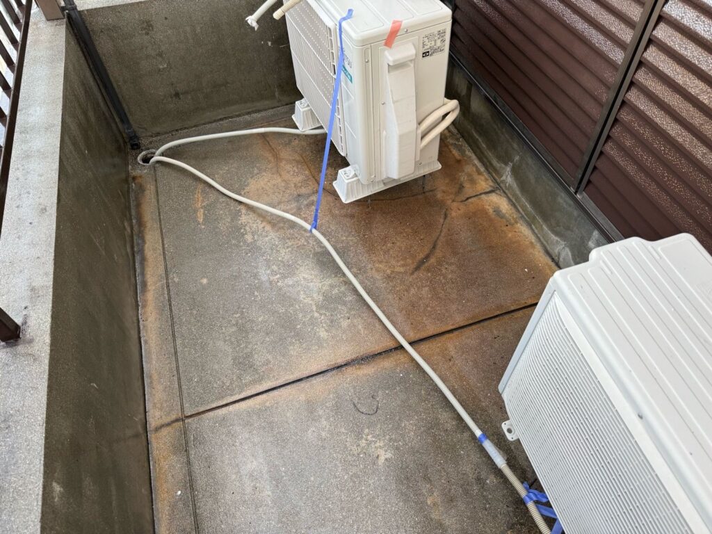 バルコニー　下塗り完了