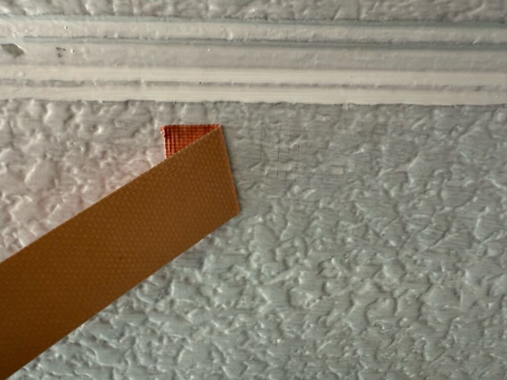 パッチテスト　剝離テープ剥がし後