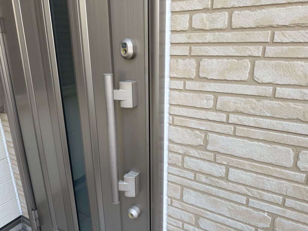 外壁　シール施工完了