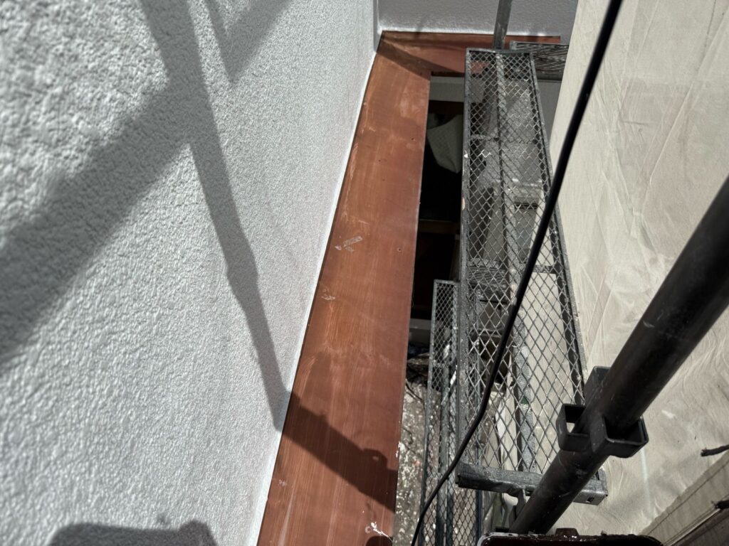 付帯部　塗装前　庇