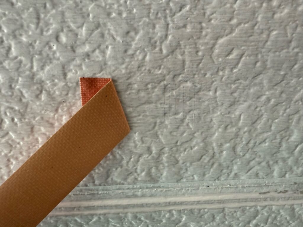 パッチテスト　剝離テープ剥がし後