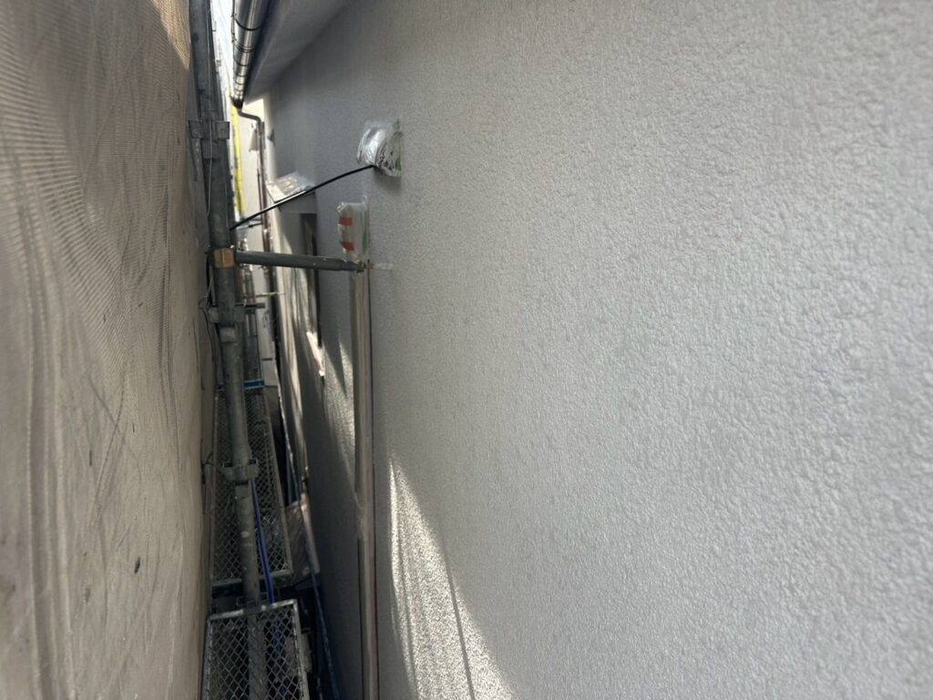 外壁　中塗り途中