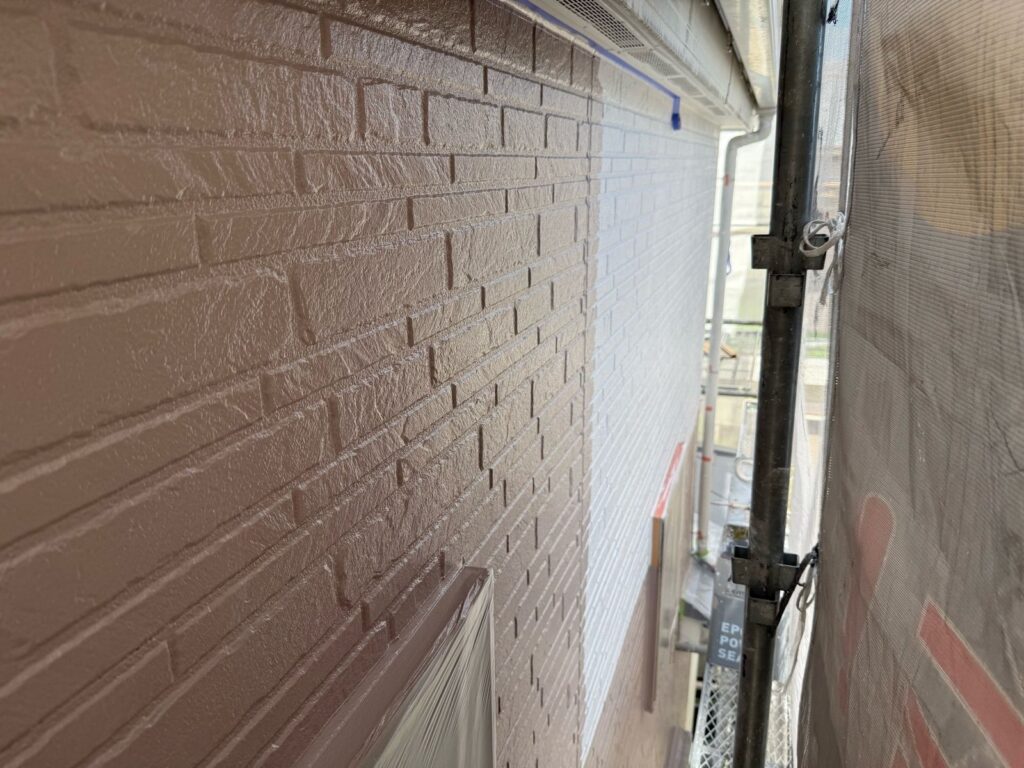 外壁　中塗り途中