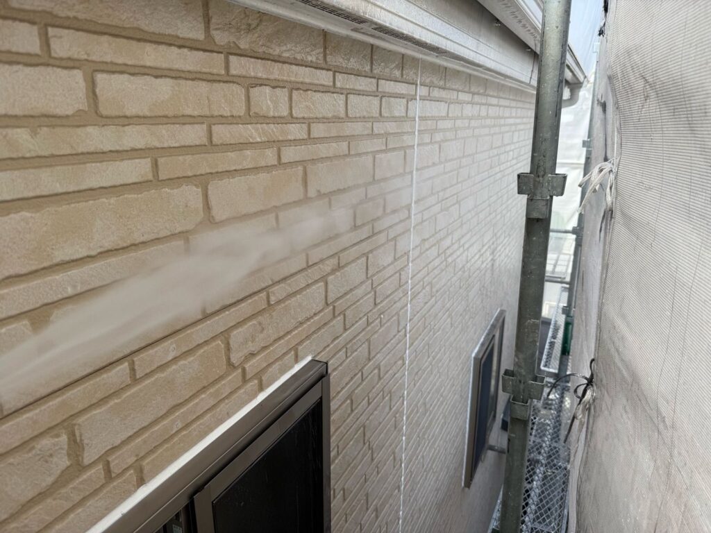 外壁　バイオ洗浄液塗布