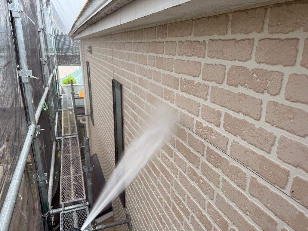 外壁　バイオ洗浄液塗布