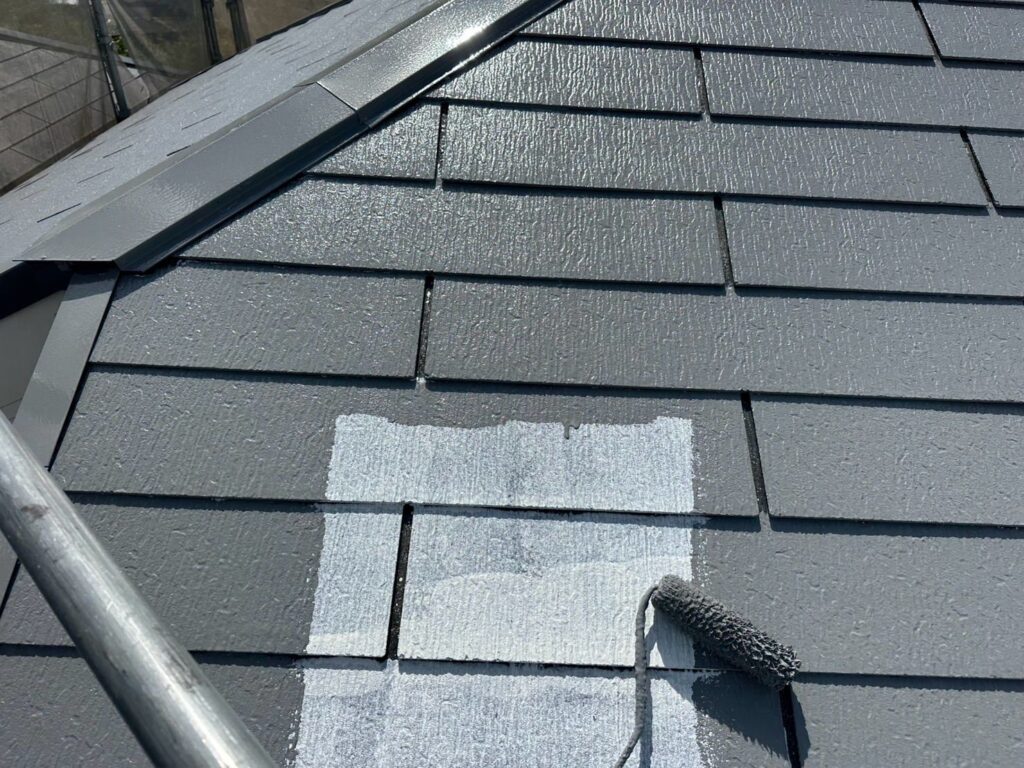 屋根　中塗り手元