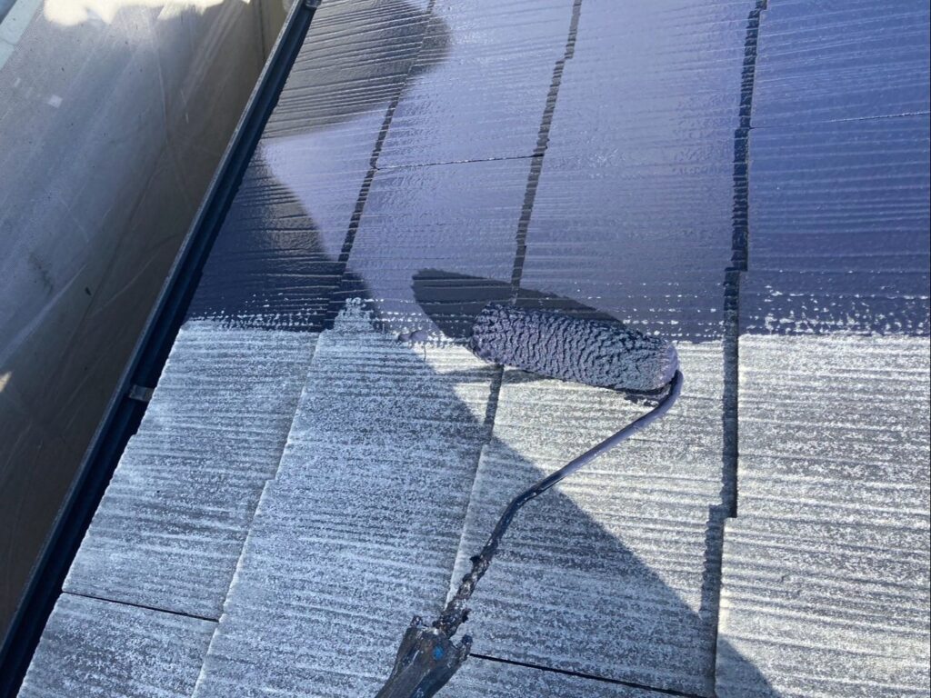 屋根　中塗り手元