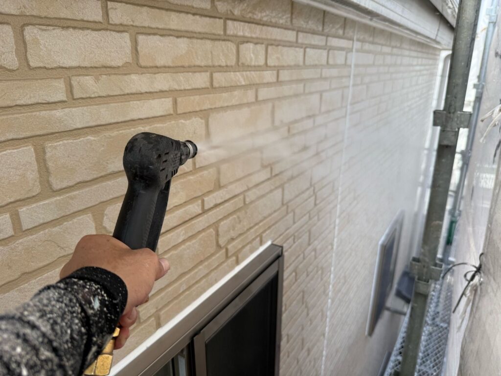 外壁　高圧洗浄手元