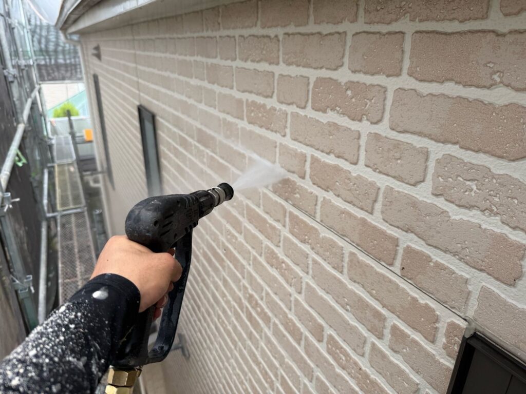 外壁　高圧洗浄手元