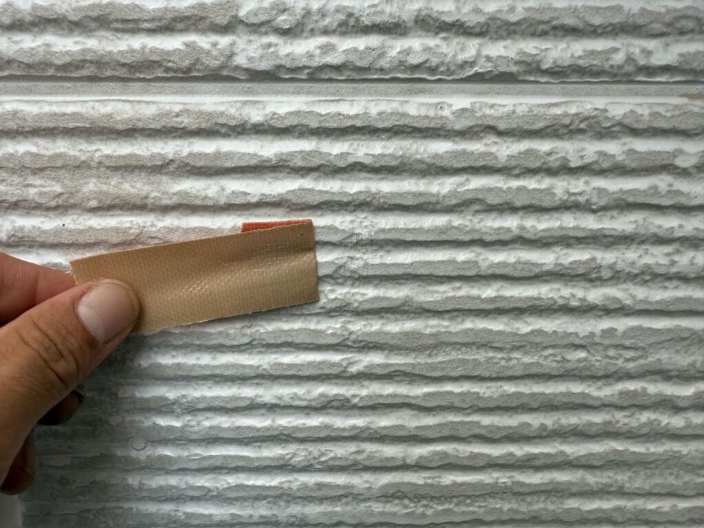 パッチテスト　剝離テープ剥がし後
