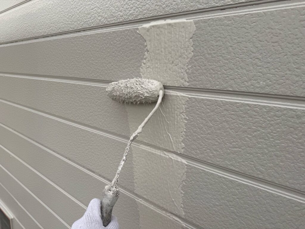 外壁　上塗り手元