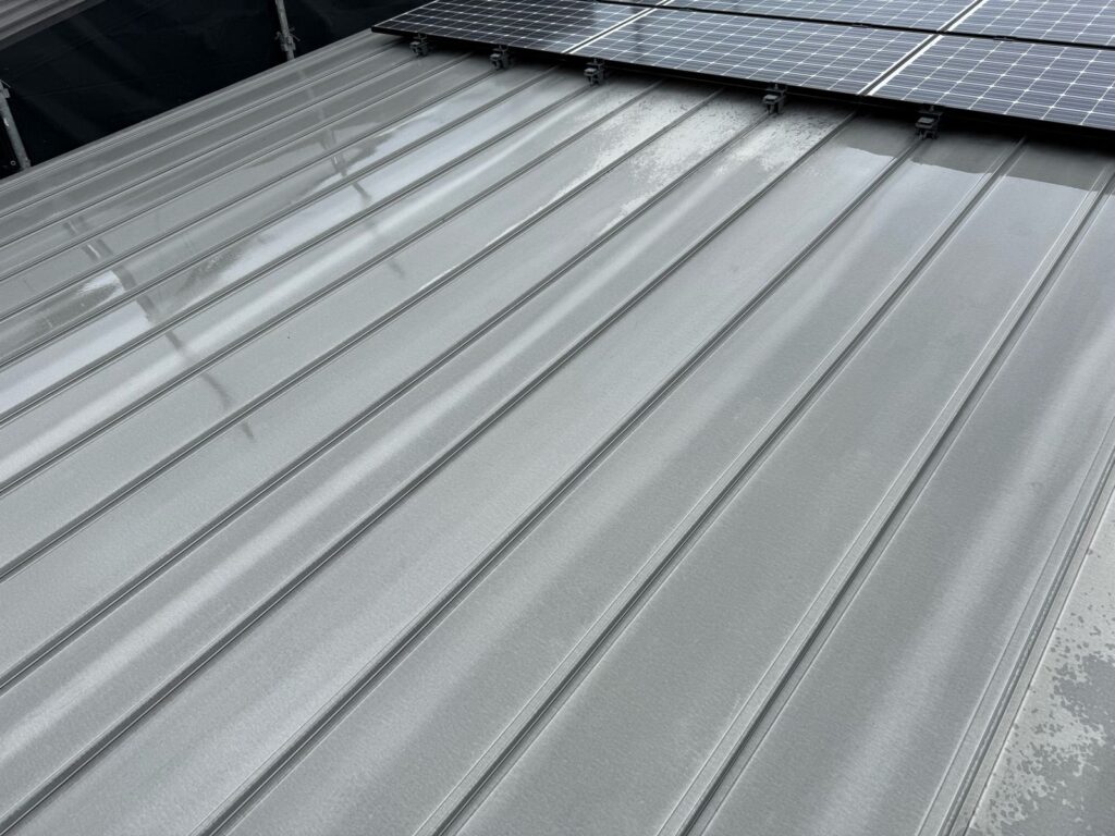 屋根　バイオ洗浄液塗布