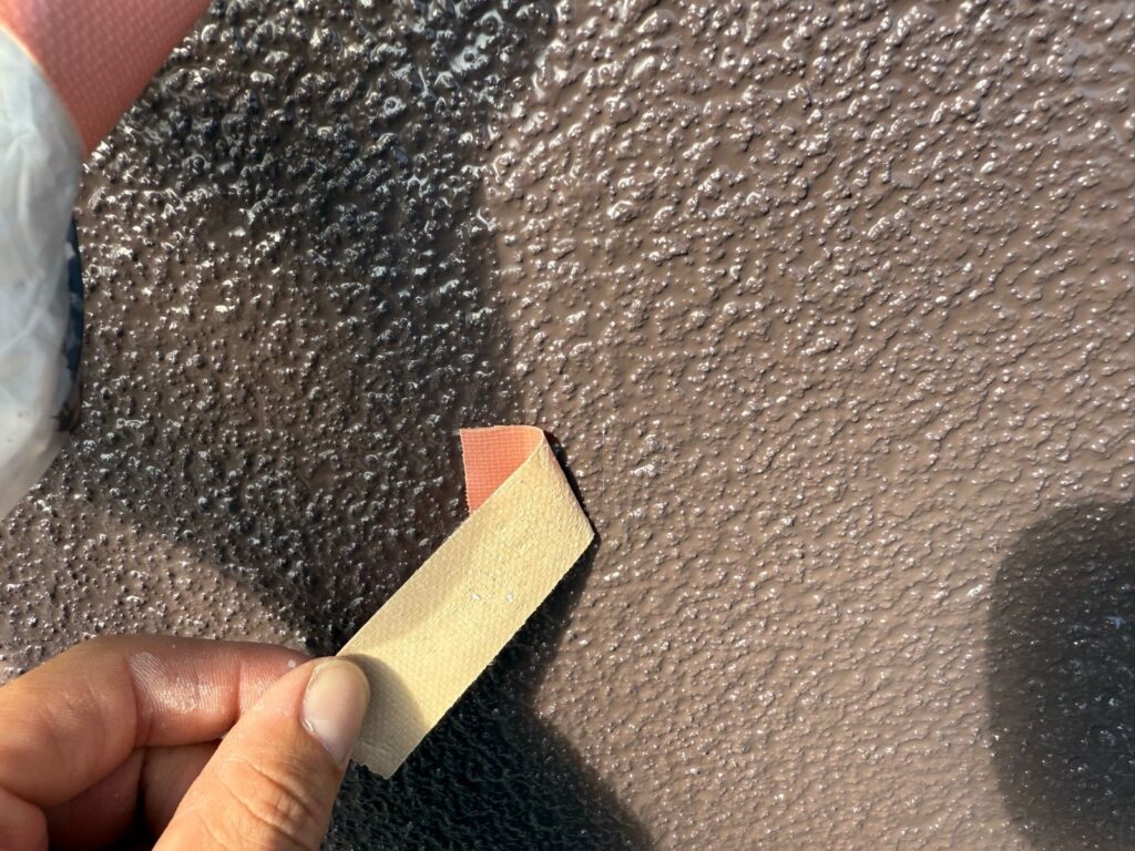 パッチテスト　剝離テープ剥がし後