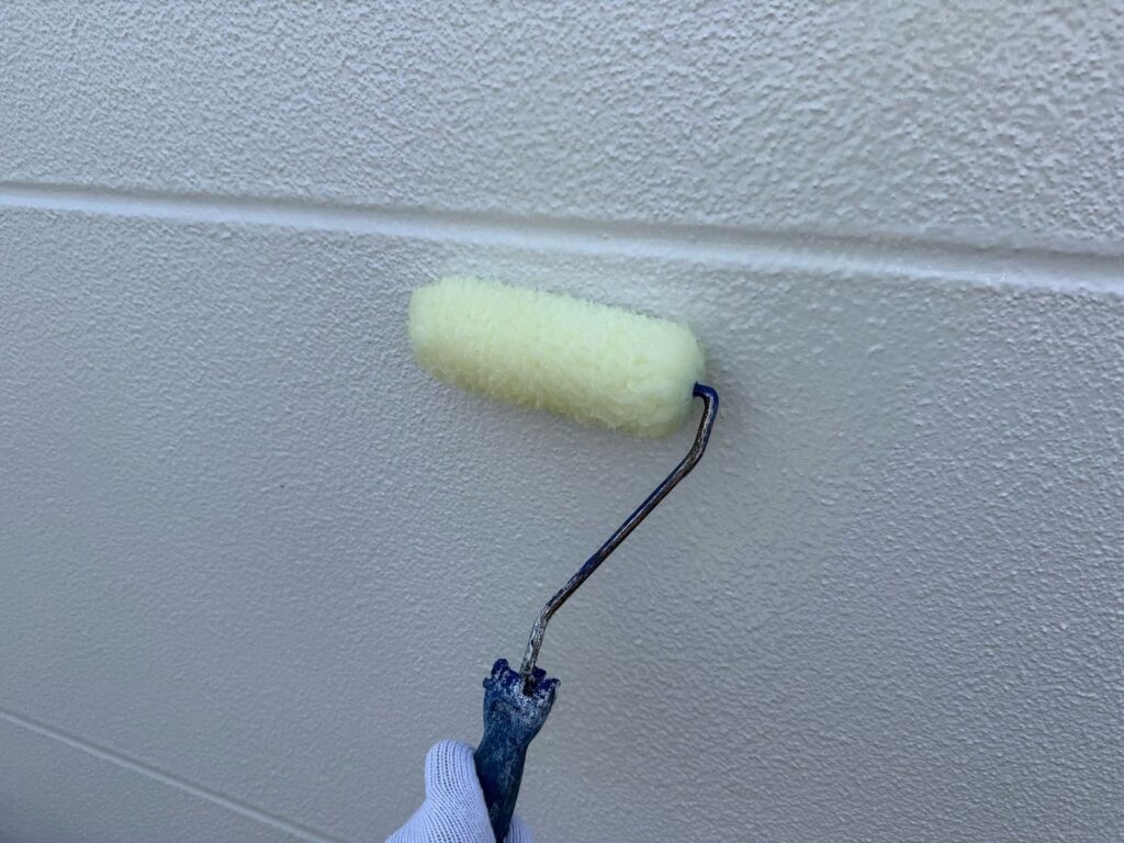 外壁　上塗り手元