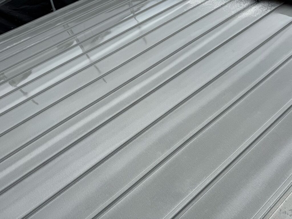 屋根　高圧洗浄後