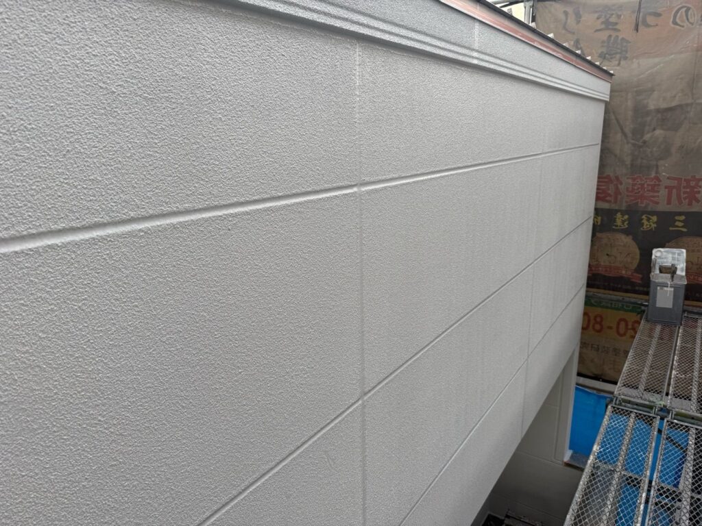 外壁　中塗り完了