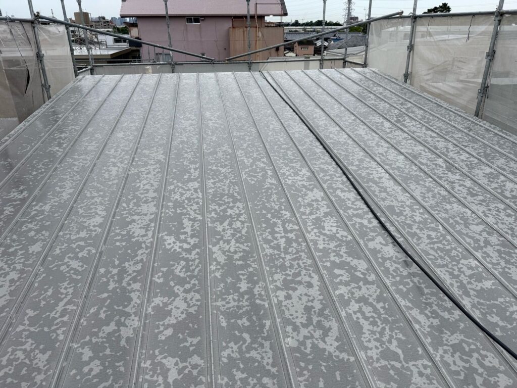 屋根 高圧洗浄前