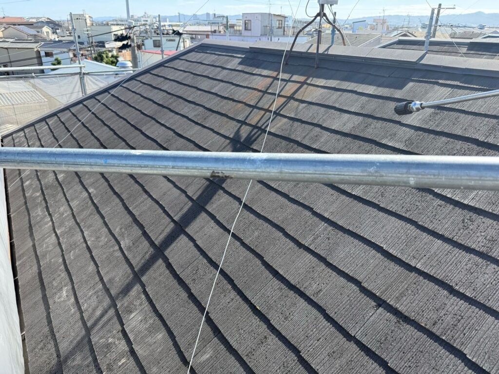 屋根　高圧洗浄前