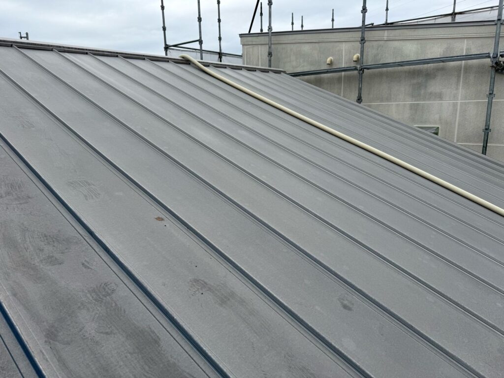 屋根 高圧洗浄前