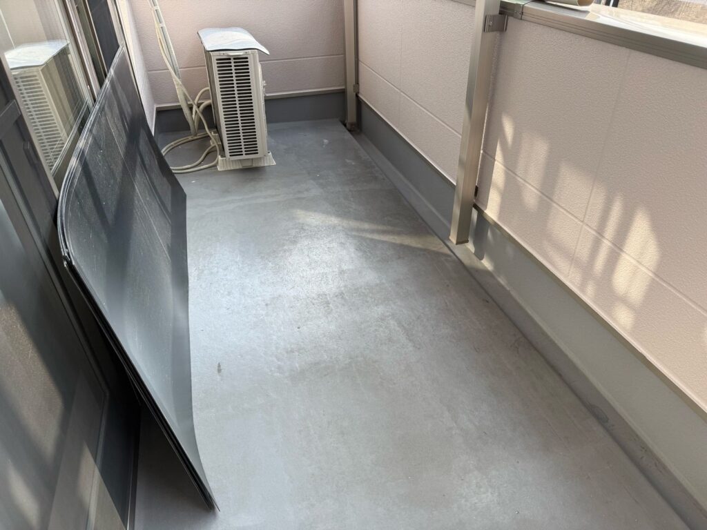 バルコニー 下塗り前