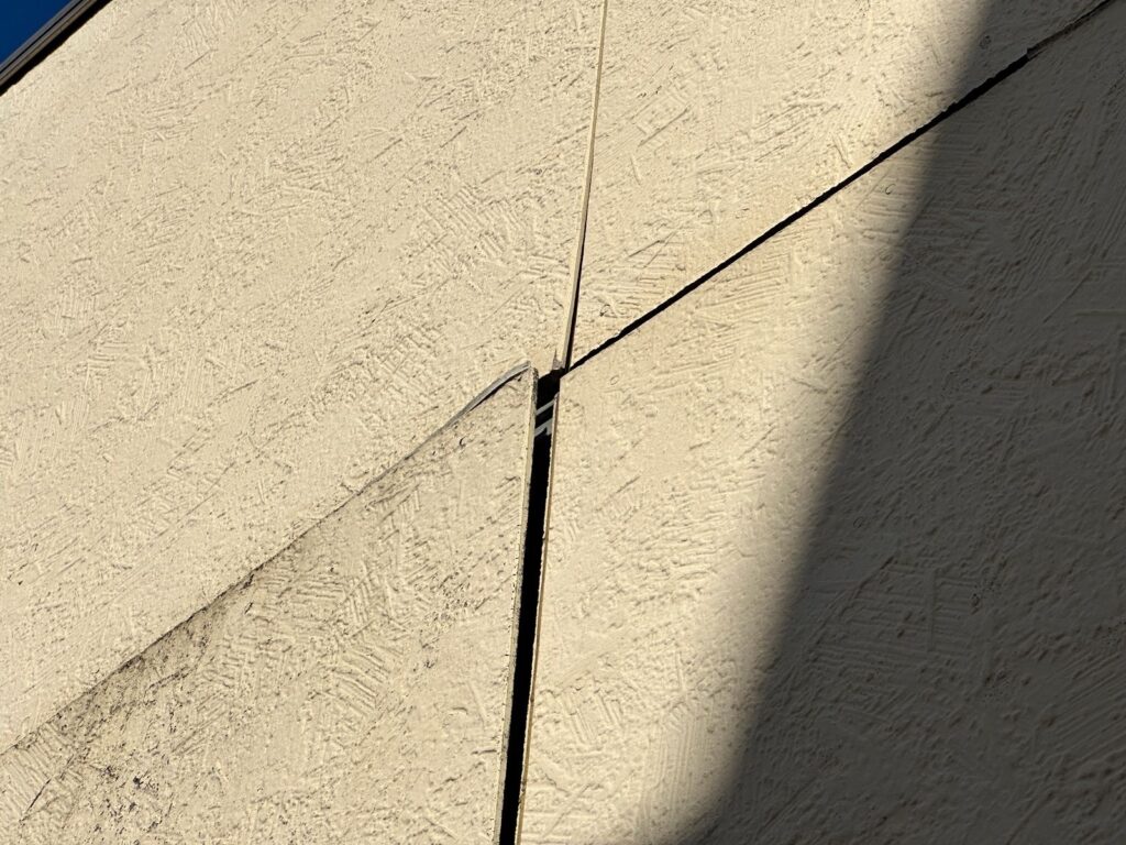 サイディングの歪み・変形