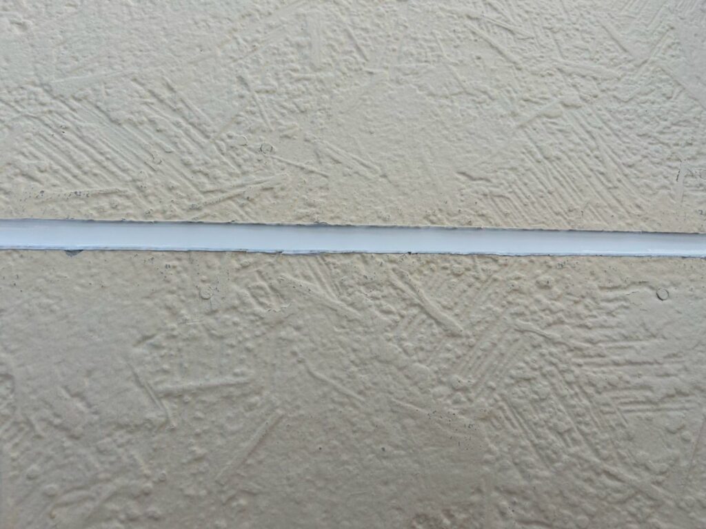 外壁　シール施工完了