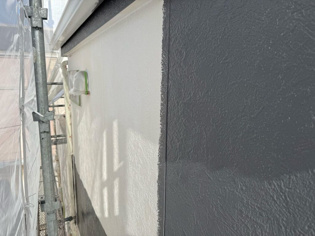 外壁　中塗り途中
