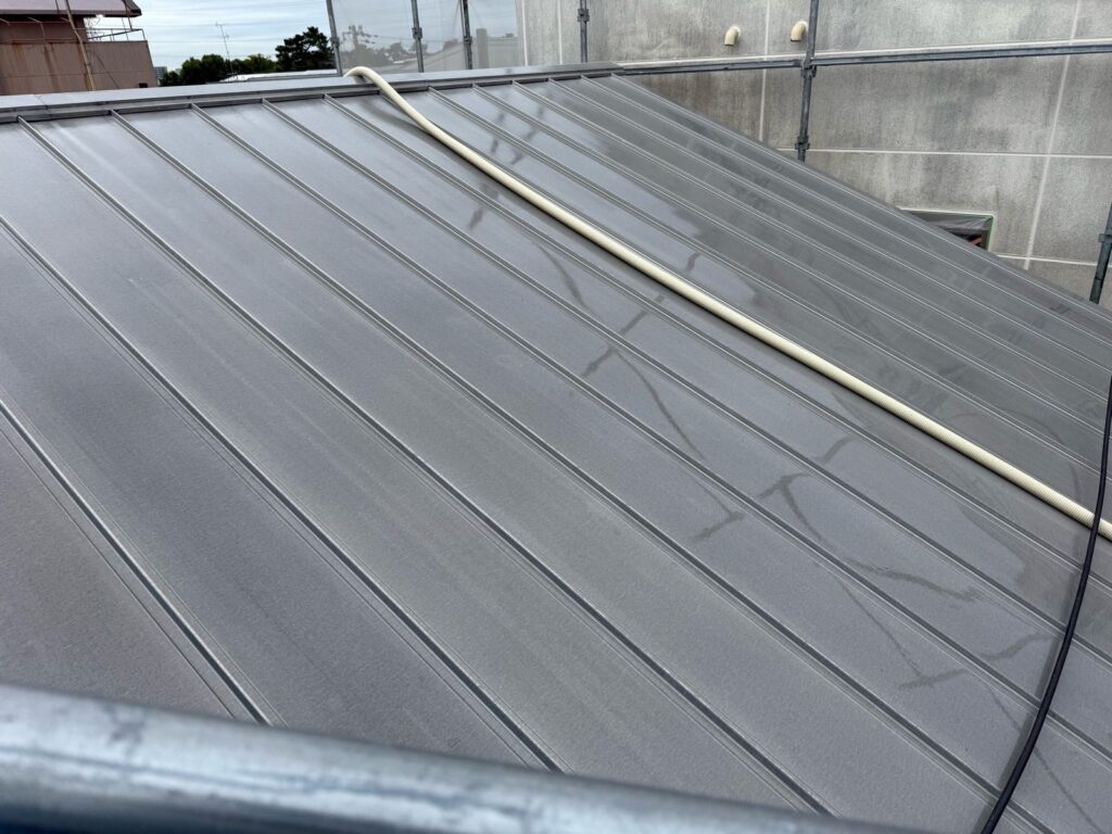 屋根 高圧洗浄後