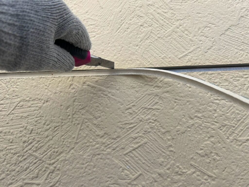 外壁　シール撤去途中