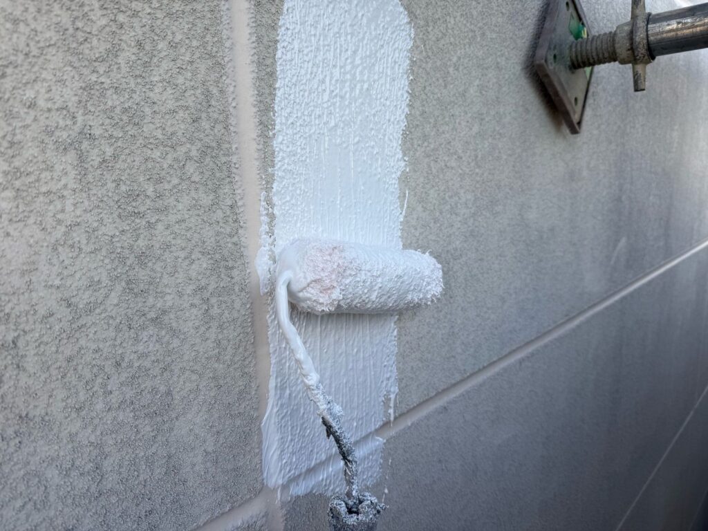 外壁 下塗り手元