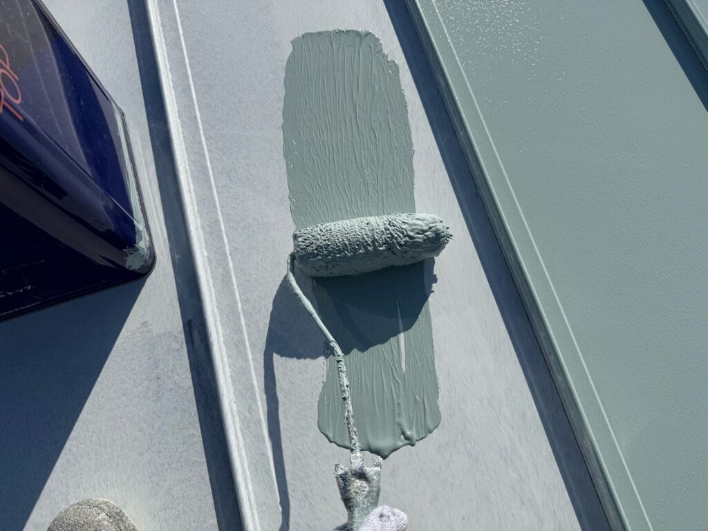 屋根 中塗り手元