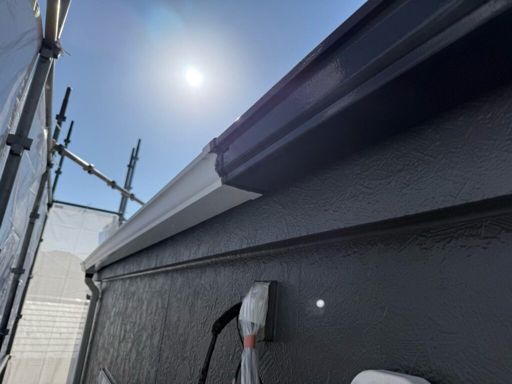 雨樋　付帯部　塗装途中