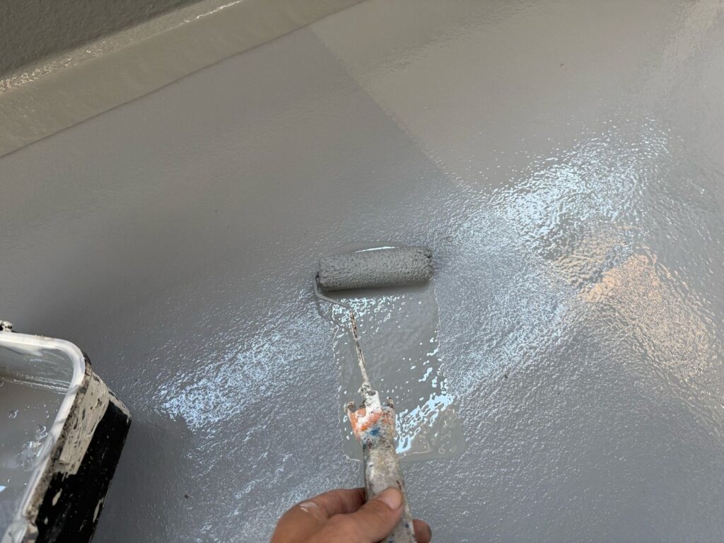 バルコニー 上塗り手元