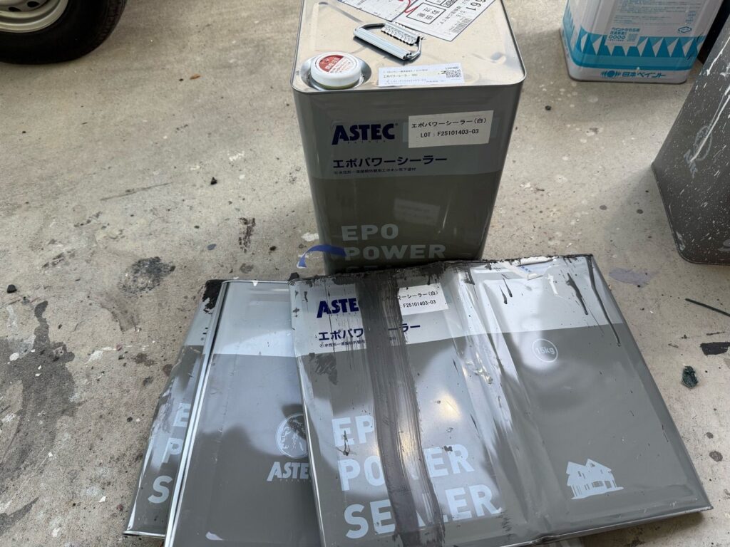 外壁　使用後塗料缶　下塗り材