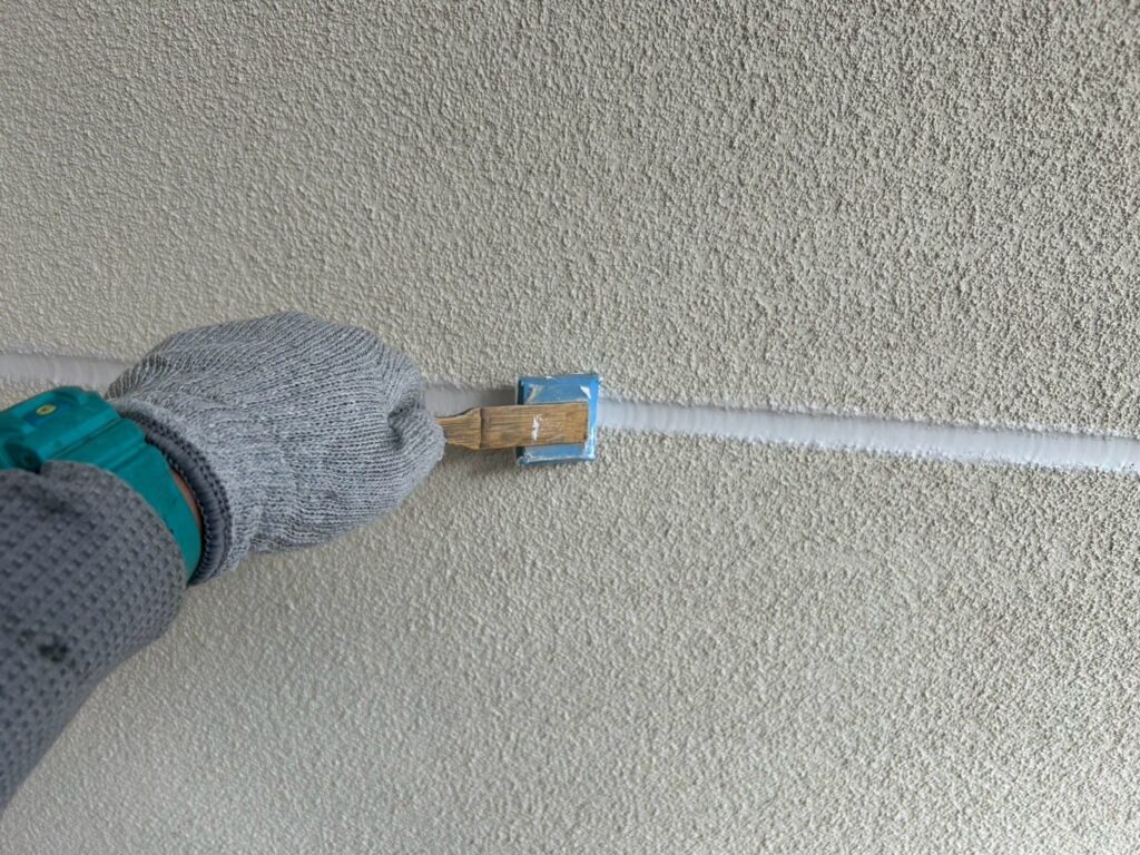 外壁 シール施工途中