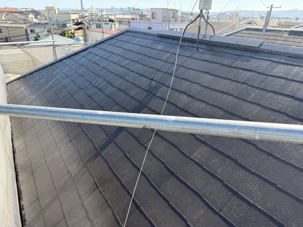 屋根　高圧洗浄途中