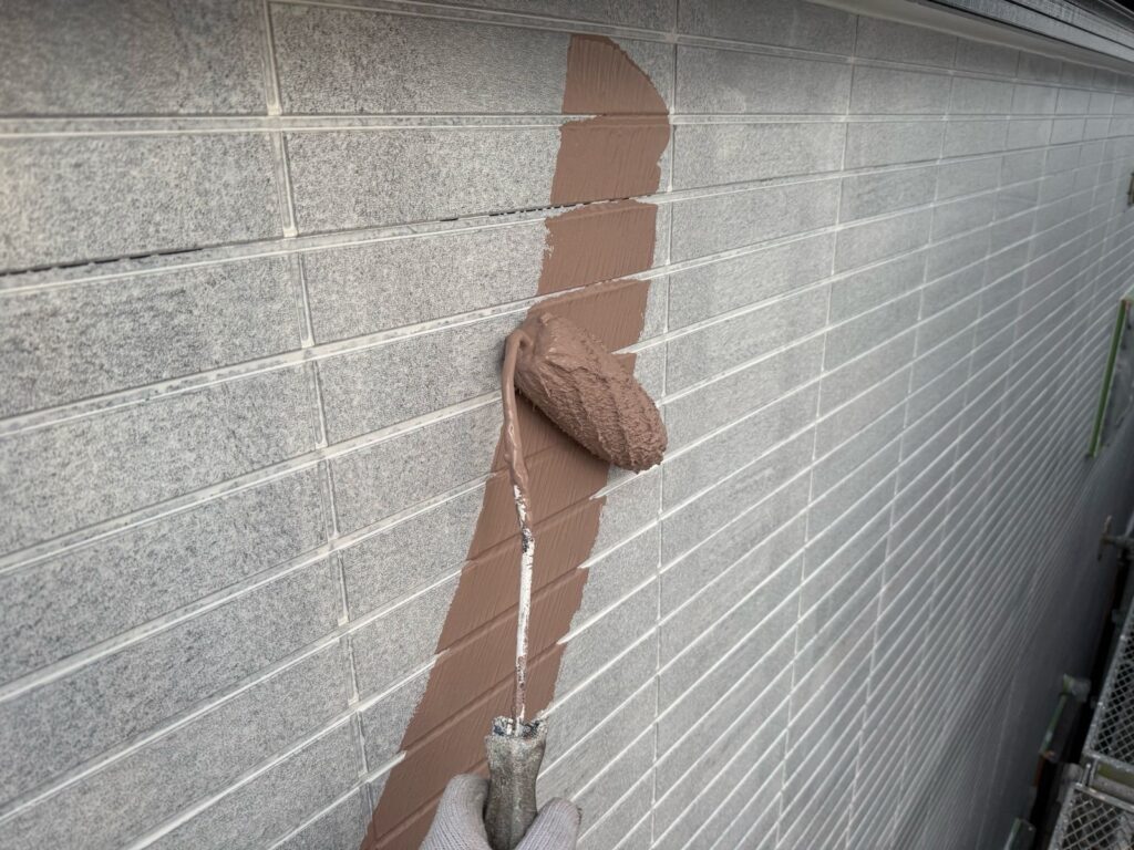 外壁 中塗り手元