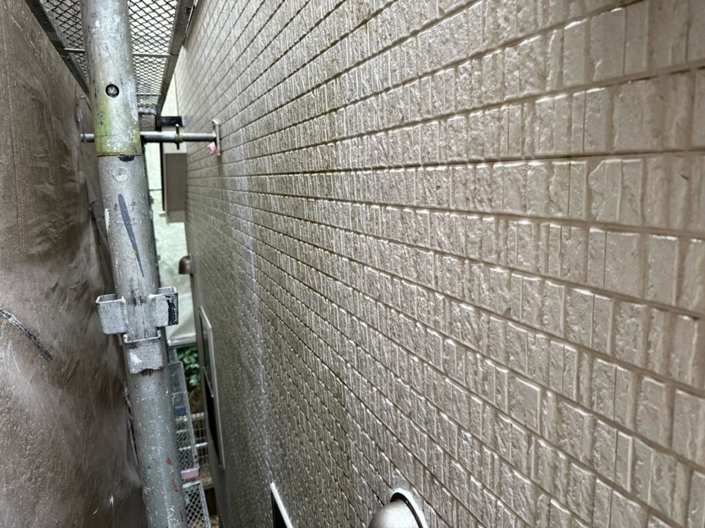 外壁 高圧洗浄途中