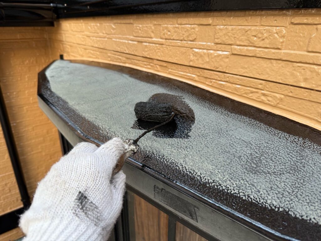 出窓 付帯部塗装 手元