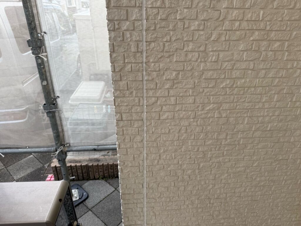 外壁　シール施工完了