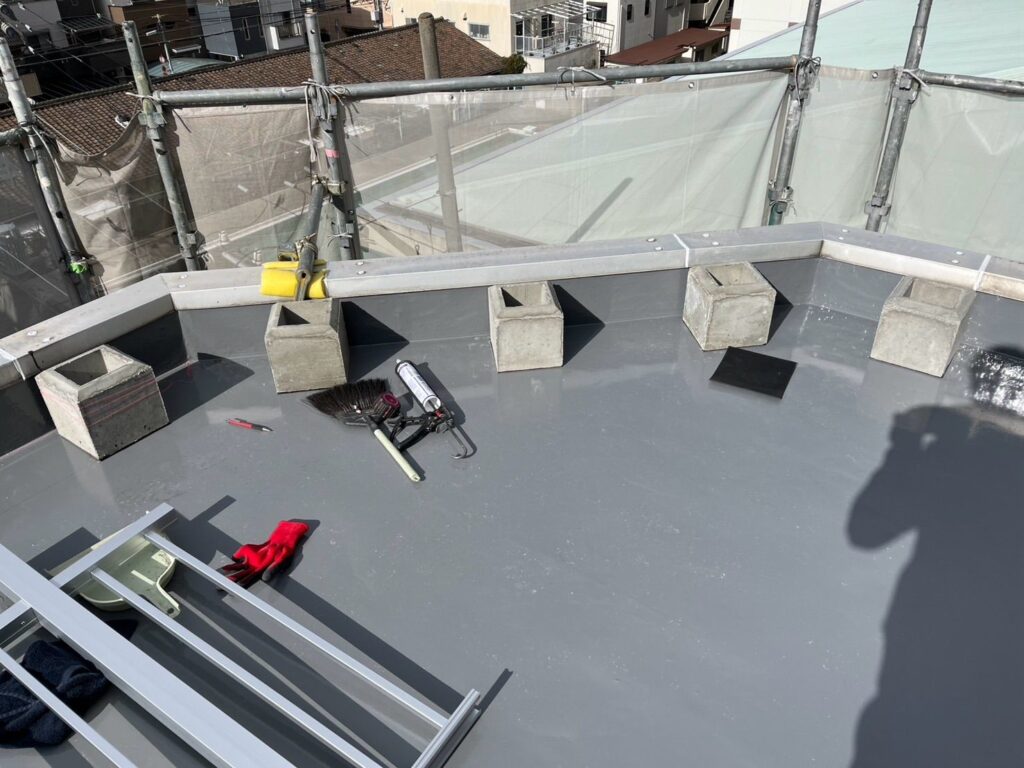 フェンス工事　置き基礎設置作業