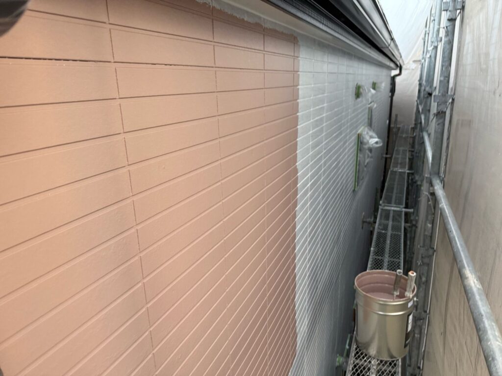 外壁 中塗り途中