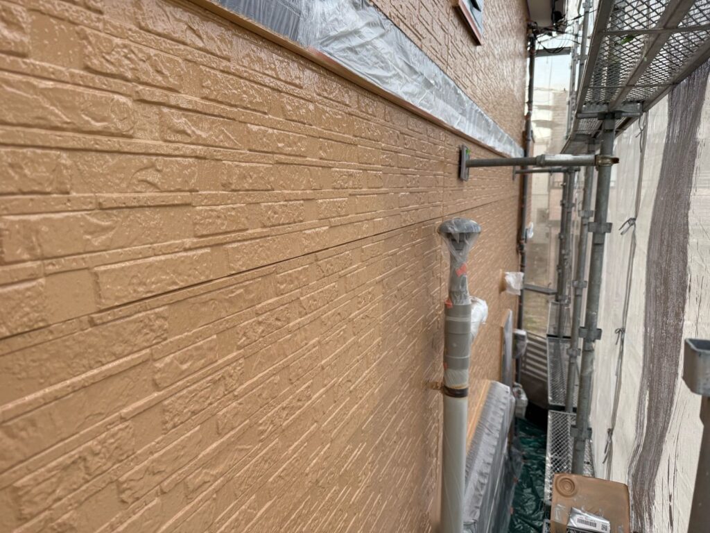 外壁 中塗り途中