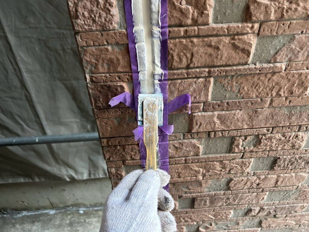 外壁 シール施工手元