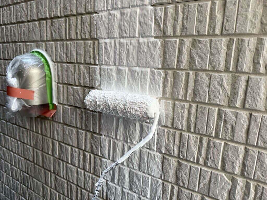 外壁 下塗り手元