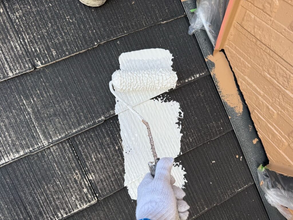 屋根 下塗り手元